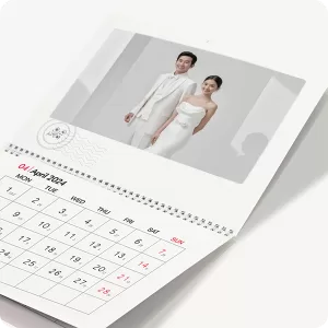 Lịch treo tường lò xo giữa